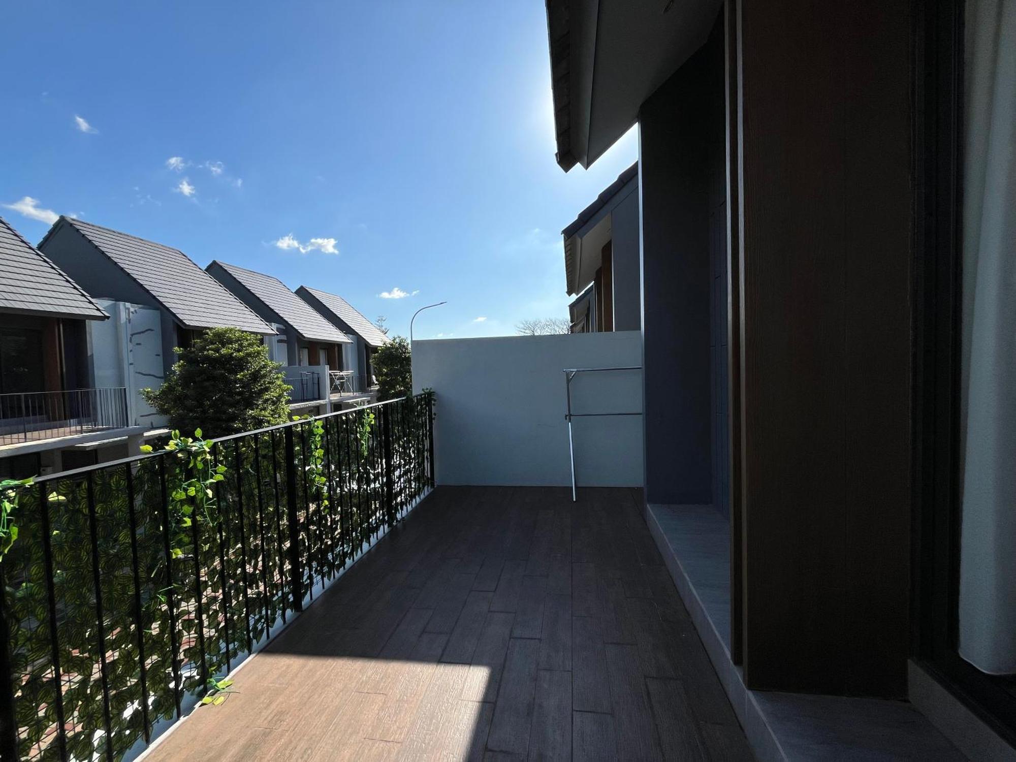 2 Floor Cozy House In Wisteria Jakarta Garden City Kültér fotó