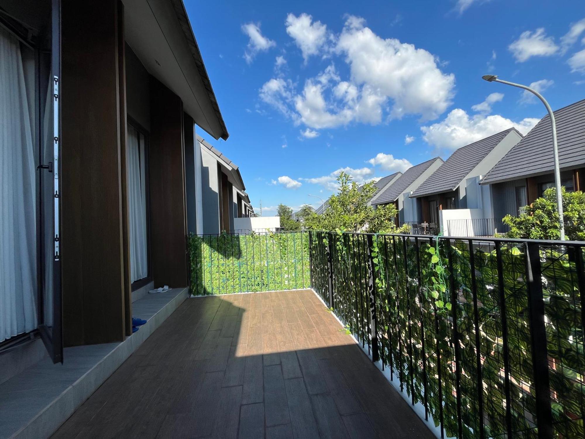 2 Floor Cozy House In Wisteria Jakarta Garden City Kültér fotó